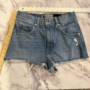 Silvertab Distressed Denim Blue Women Shorts size 26